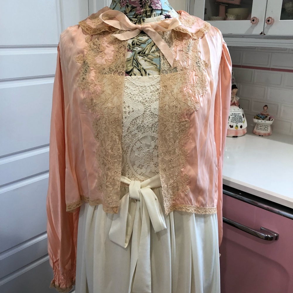 Gorgeous Vintage Bed Jacket